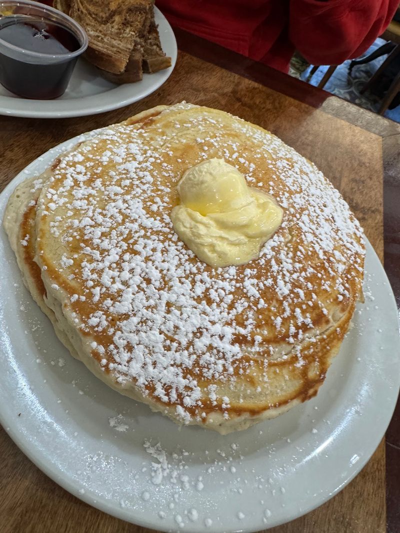 Cooks Cafe, a Neighborhood Standby
