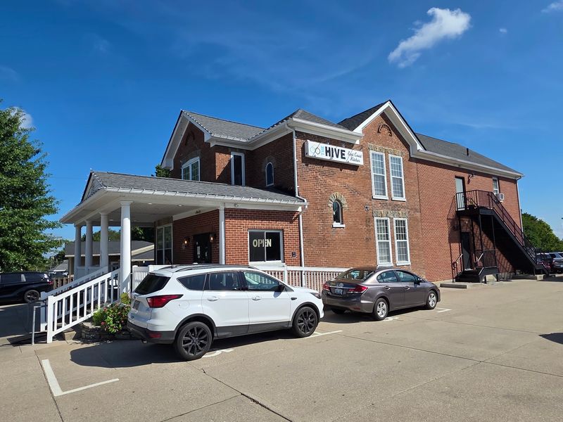 These 10 Gluten-Free Friendly Restaurants In Kentucky Are Worth The Drive - Decor Hint The Hive - East Coast Kitchen & Coffee Bar, Erlanger