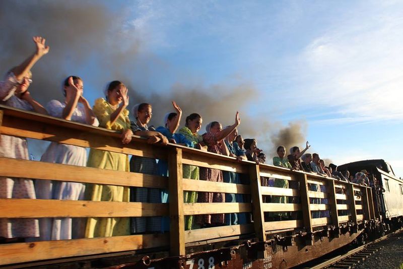 Pennsylvania's Magical Christmas Train Brings Santa To Every Child With Hot Chocolate And A Story - Decor Hint Pumpkins, Bunnies, And Breakfast The Rest Of The Year