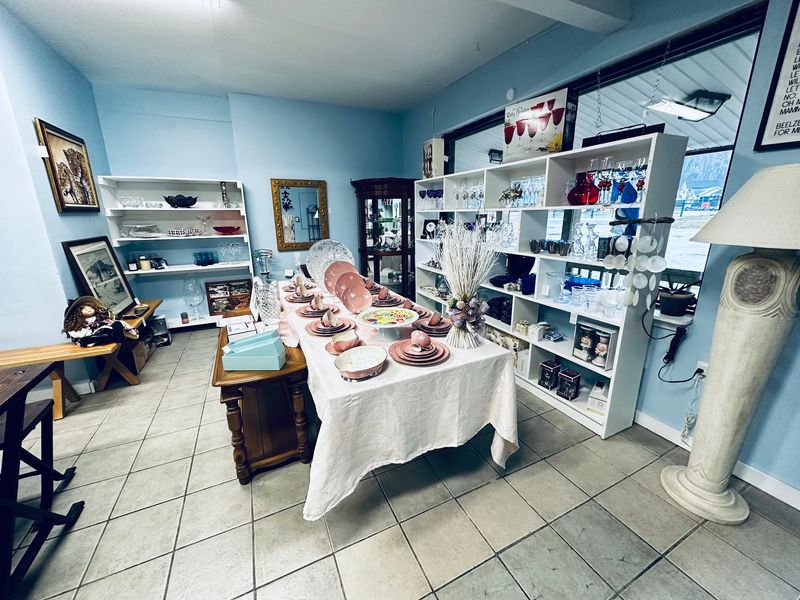 A Small Shop Made For Curious Browsers