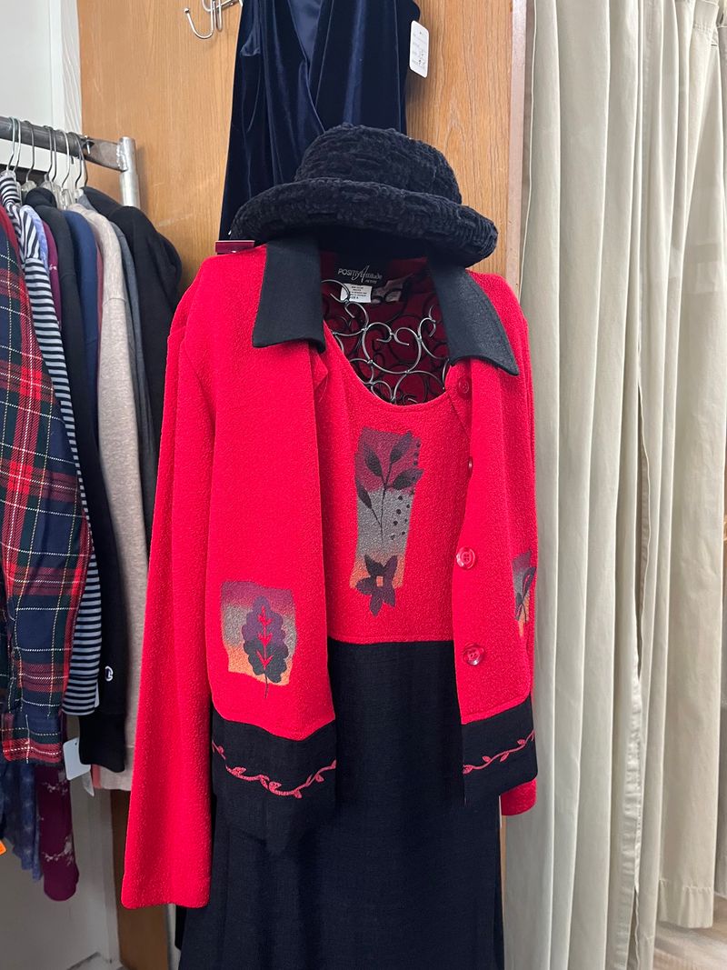 Secondhand Clothing And Household Finds