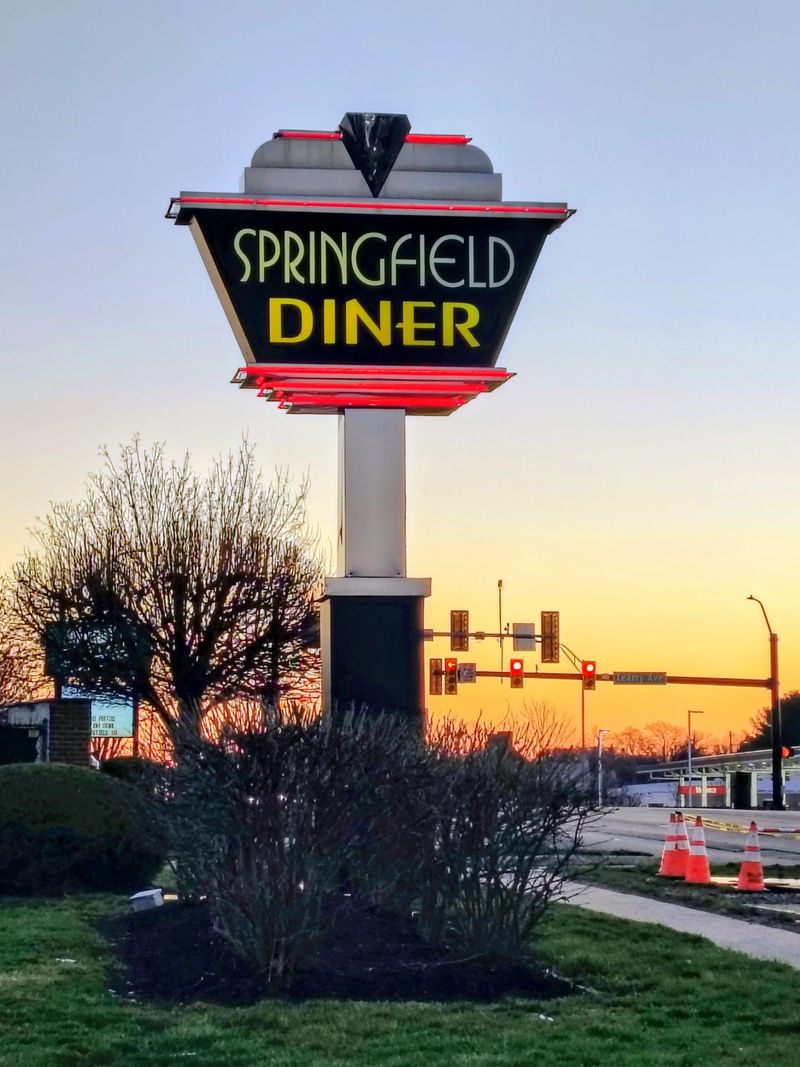 This Pennsylvania Diner Serves All-Day Breakfast With A Dessert Display That Steals The Show - Decor Hint What To Know Before You Pull Into The Lot