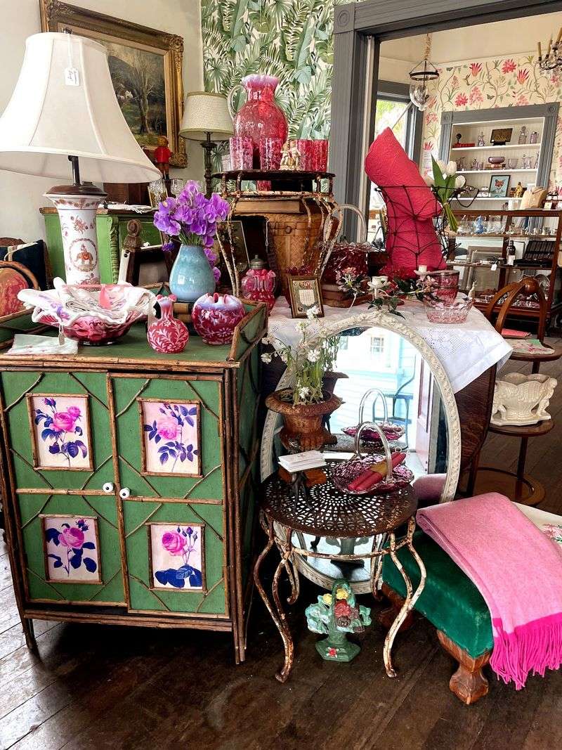 12 California Antique Stores We Ranked Among The Best For Vintage Finds - Decor Hint The Vintage Fox, Antiques & Gift Shoppe