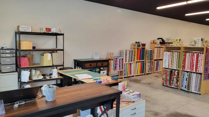 This Idaho Quilt Shop Pairs A Wide Fabric Selection With Sewing Machine Sales And Repair In The Same Store - Decor Hint Lessons That Send You Home With Homework You Actually Want