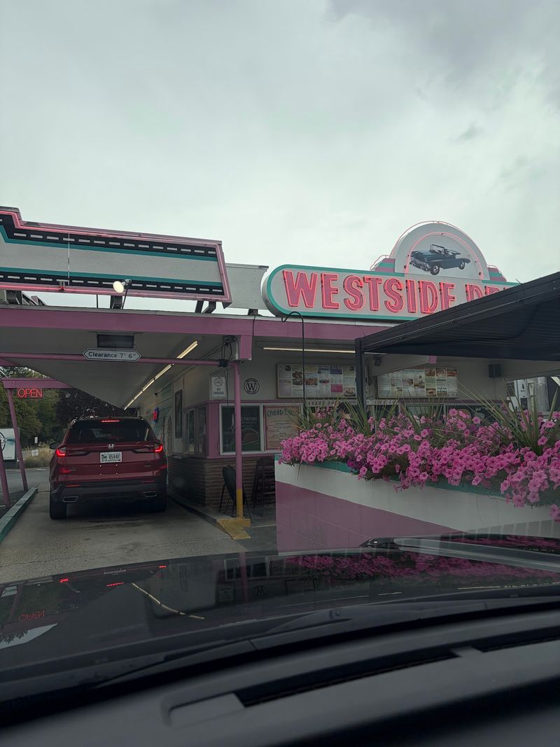 People Stop At This Idaho Drive-Thru Window Just To Order Ice Cream Shaped Like A Baked Potato - Decor Hint Who Pulls Into The Lot