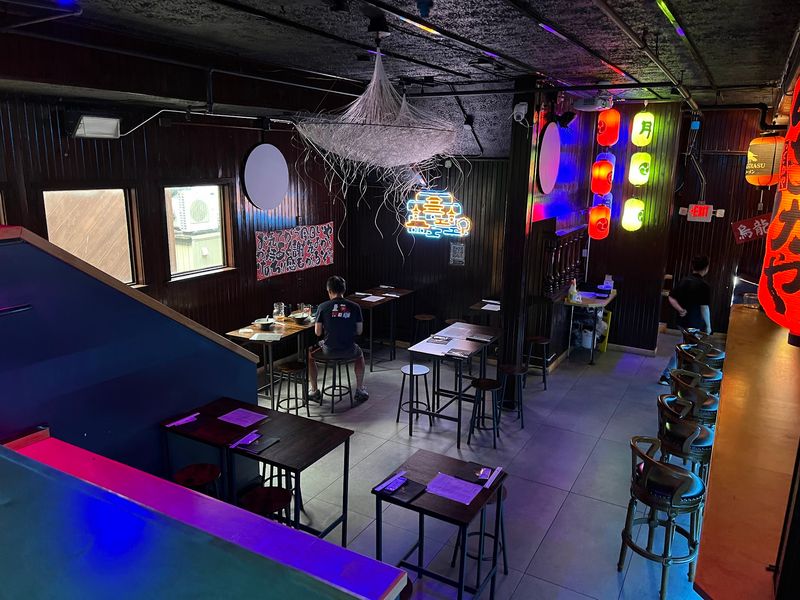 Modern Izakaya Style Sets A Warm, Cozy Mood