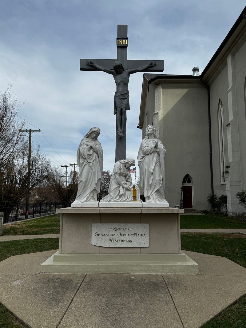 This Kentucky Church Holds A Rare Treasure That Few American Churches Have - Decor Hint Out Of The Roman Catacombs
