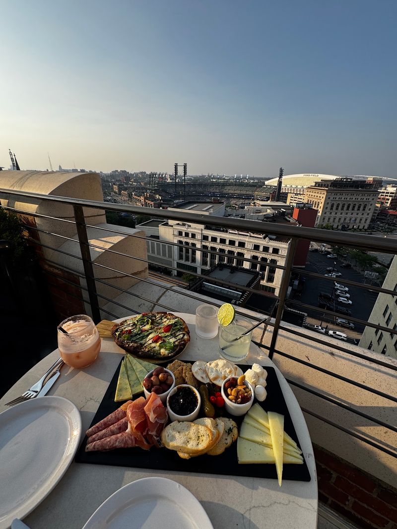 This Detroit, Michigan, Rooftop Restaurant Pairs Truffle Fries, Lamb Meatballs, And Gorgeous Views - Decor Hint Fries Worth Flying For