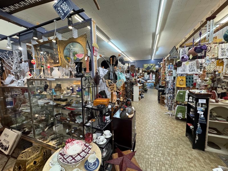 Blue Ridge Antique Mall & Consignment, Inc.
