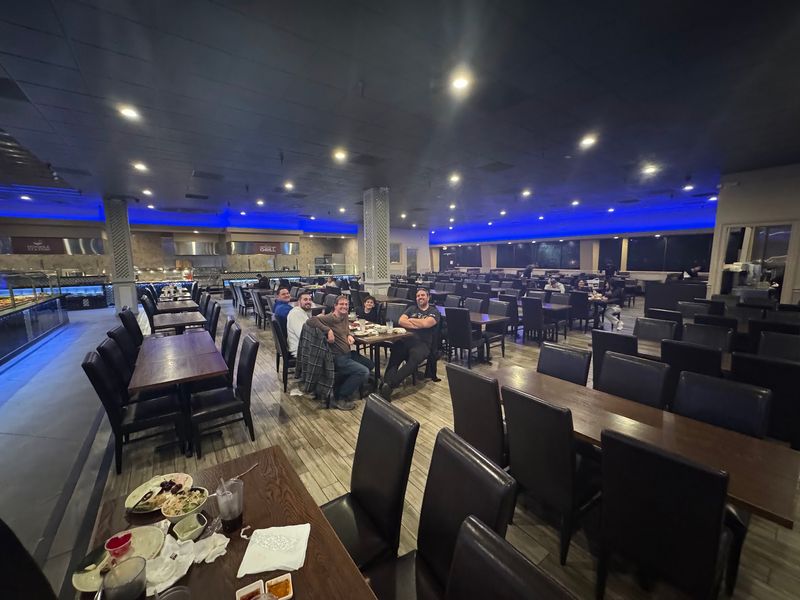 9 Cozy California Buffets Worth Stopping At After A Fall Foliage Drive - Decor Hint Golden Harbor Buffet, Fresno