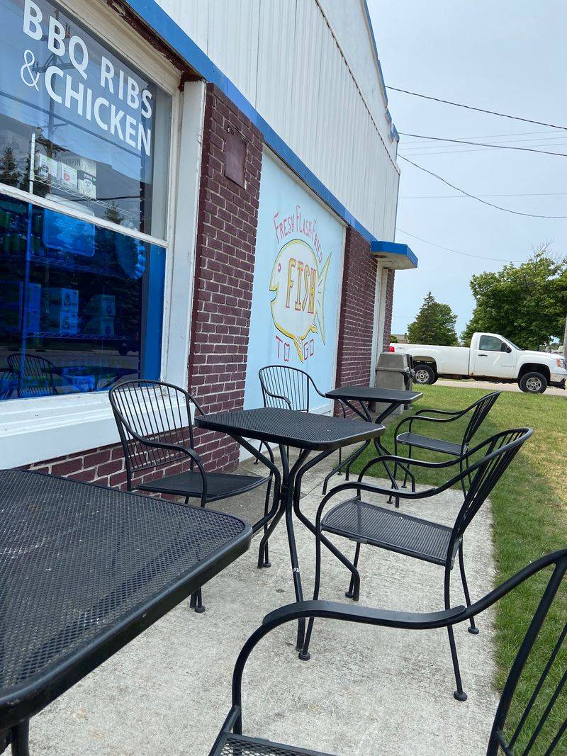 10 Michigan Spots For Fresh Smoked Fish That Locals Treat Like A Tradition - Decor Hint Port City Smokehouse, Frankfort