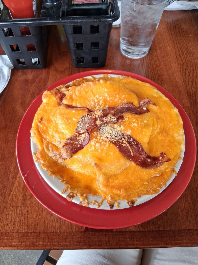 The Kentucky Comfort Food Restaurant Locals Swear By When The Temperature Takes A Dip - Decor Hint The Hot Brown Worth Unbuttoning For
