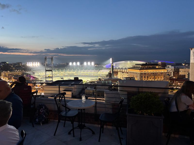This Detroit, Michigan, Rooftop Restaurant Pairs Truffle Fries, Lamb Meatballs, And Gorgeous Views - Decor Hint Three Terraces, Endless Sky