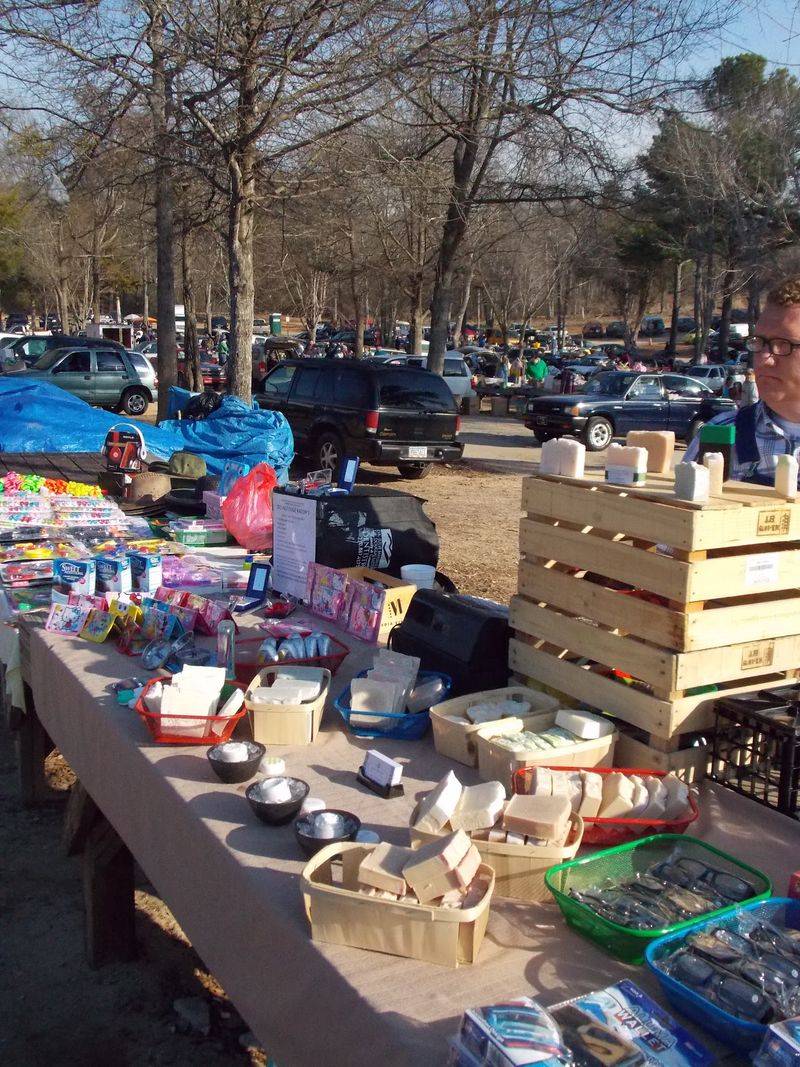 This Massive Georgia Flea Market Is Packed With Bargains, Vintage Finds, And Unexpected Treasures - Decor Hint Everyday Bargains Across The Market