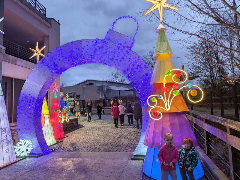 A Mile-Long Holiday Lantern Wonderland Returns To Georgia This November - Decor Hint Smart Planning Saves You A Sad Car Ride Home