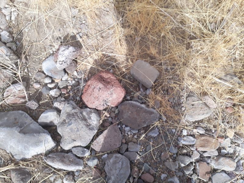 Thundereggs Get Top Billing In These Gravel Bars