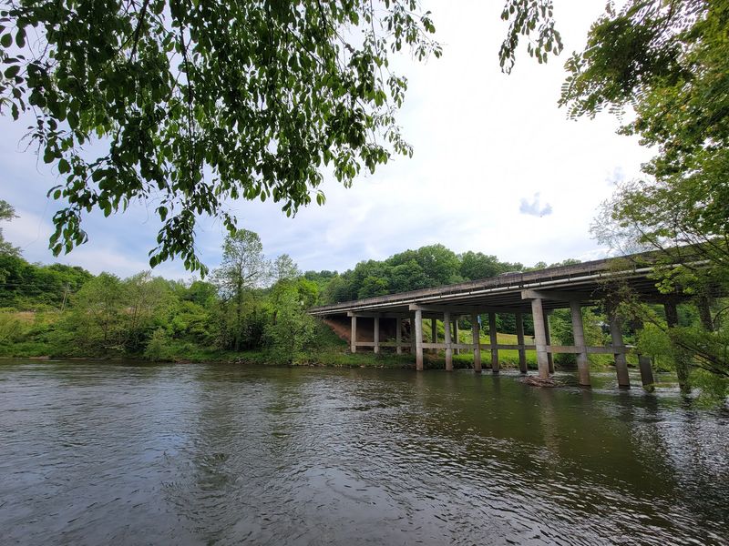 Only About 200 People Live In This North Carolina Mountain Town Where Two Waterways Meet Near A Historic Downtown - Decor Hint Stand Near The Confluence Of Scott Creek And The Tuckasegee River