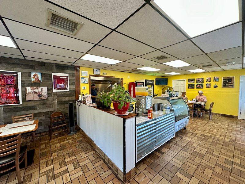 Plan Ahead, Because This Kitchen Keeps Lunch-Friendly Hours