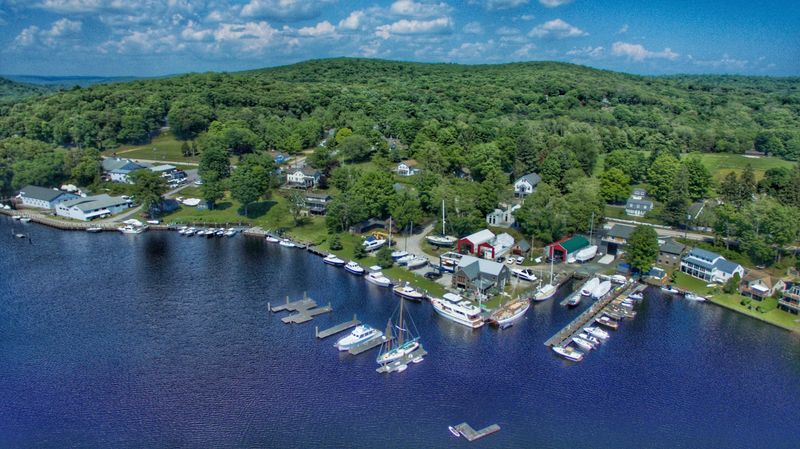 10 Quiet Connecticut Towns That Still Feel Peaceful And Undiscovered By Tourists - Decor Hint Lyme