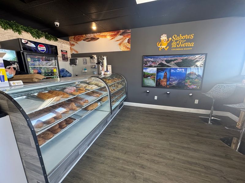 This Connecticut Colombian Bakery Keeps Breakfast Crowds Coming Back For Fresh Arepas, Empanadas And Sweet Bread - Decor Hint Plan Your Visit Around Weekend Colombian Night Bites