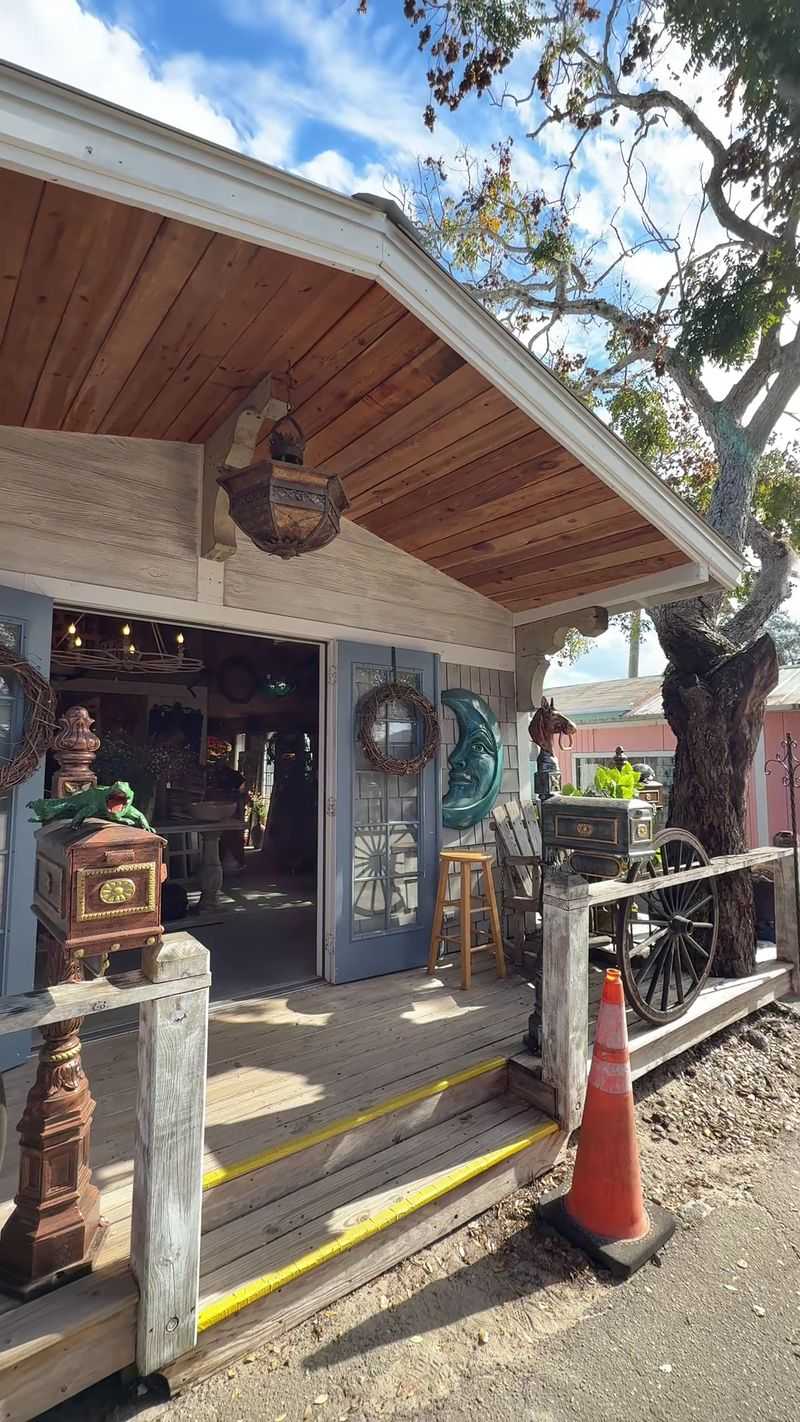 Inside This Florida Antique Mall, Three Hundred Dealer Booths Fill One Giant Old Building - Decor Hint Comfy Shoes Will Earn Their Keep On Those Slopes