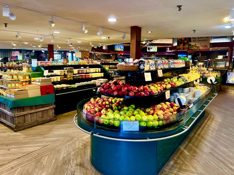 We Ranked The 9 Best Country Farm Markets In Connecticut And Here Are The Results - Decor Hint Lyman Orchards Apple Barrel Farm Market, Middlefield