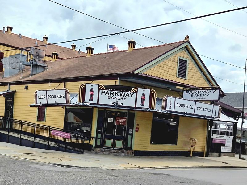 A Block From The Bayou And An Easy Outing From Downtown