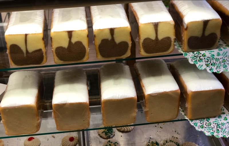 Holiday Season Turns A Cake Run Into A Family Tradition