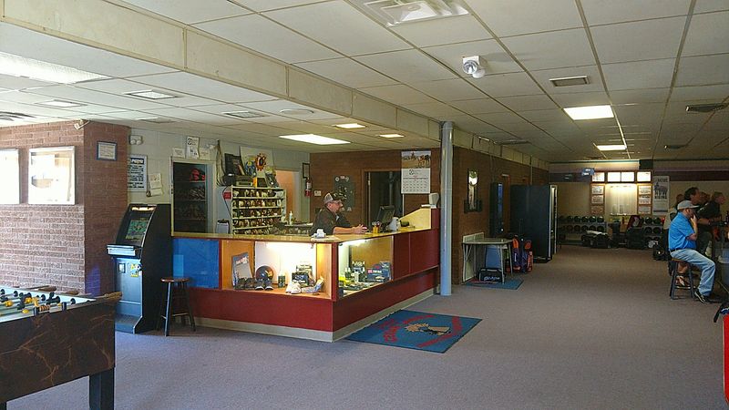 This Small-Town Nebraska Bowling Alley Is The Only Place To Roll A Strike For Miles - Decor Hint Pizza Breaks Between Frames