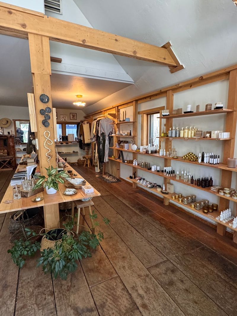 Thoughtful Gifts For Hard-To-Shop-For Friends