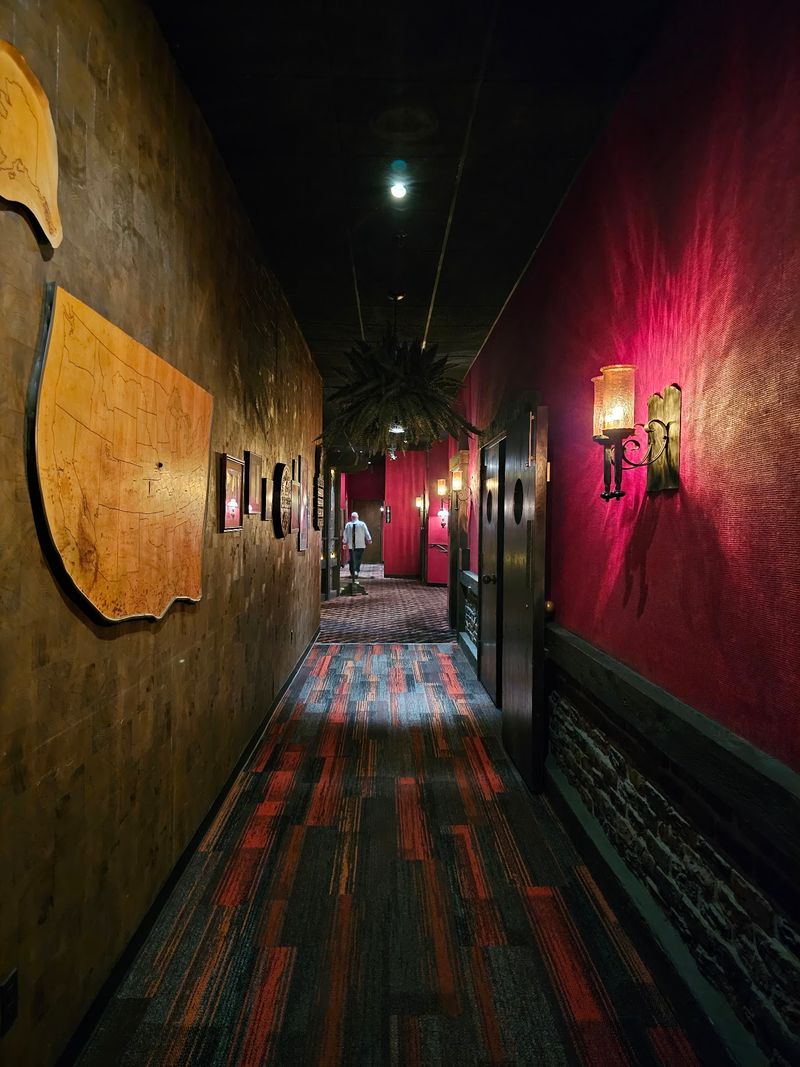 Why This Old Steakhouse Still Earns The Drive