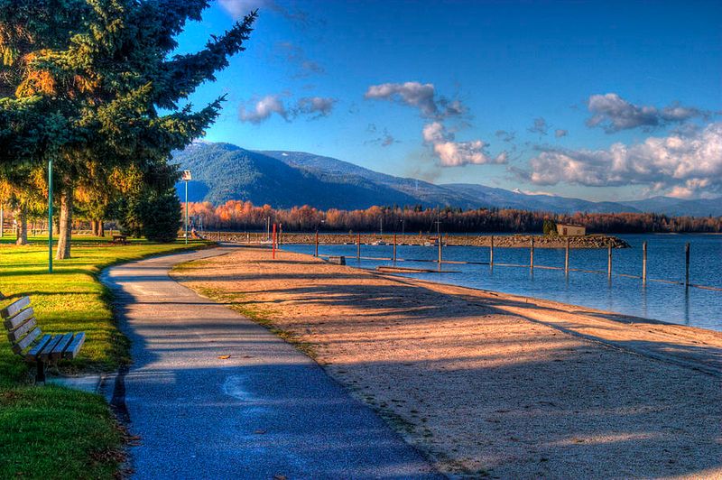 When This Idaho Town Ranked Among America's Best Small Places To Live, Longtime Residents Felt The Change - Decor Hint The Lakefront Backyard That Sandpoint Shares With Everyone