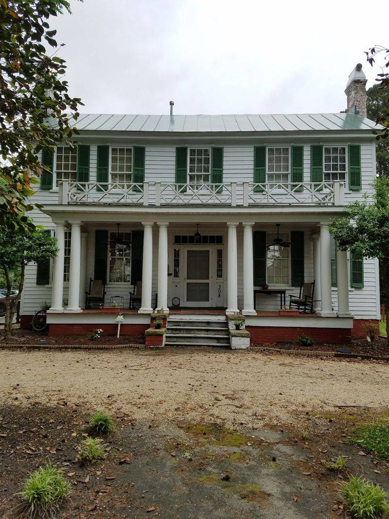 This North Carolina Town Has Lost Nearly 14% Of Its Population Since 2020, And 2027 Could Bring More Challenges - Decor Hint Money Struggles Hit Close To Home Here