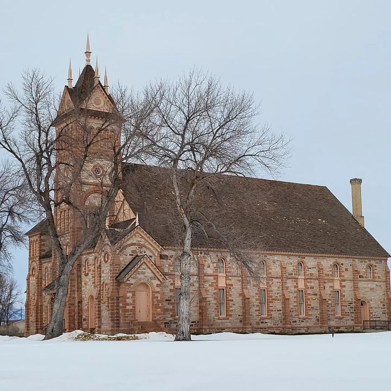 Sleds Across The Ice, Sandstone In Tow