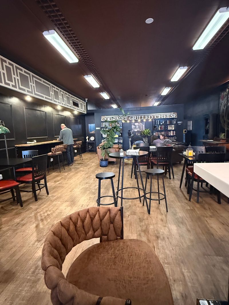 13 Kentucky Sandwich Shops That Locals Keep Recommending To Everyone They Know - Decor Hint Bert's SpeakCheezy