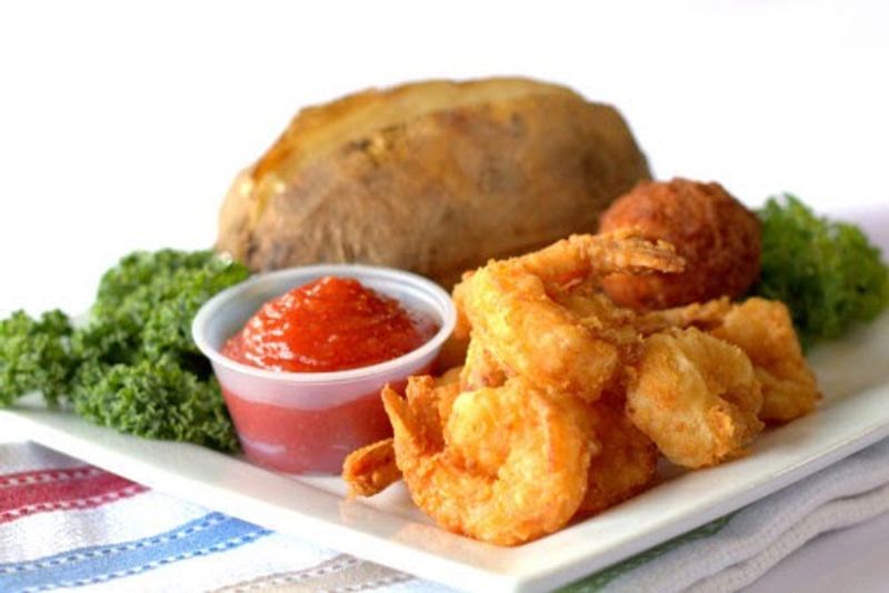 This Tiny Georgia Seafood Spot Has Fried Clams That Are Worth The Drive - Decor Hint Hush Puppies And Southern Sides Done Right