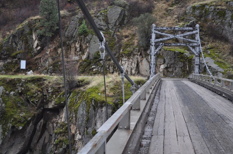 5 Idaho Swinging Bridges You Walk Across On A Fall Day Trip - Decor Hint Manning Bridge In Riggins