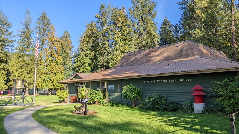 Native Plants And Local Stories Share One Quiet Park