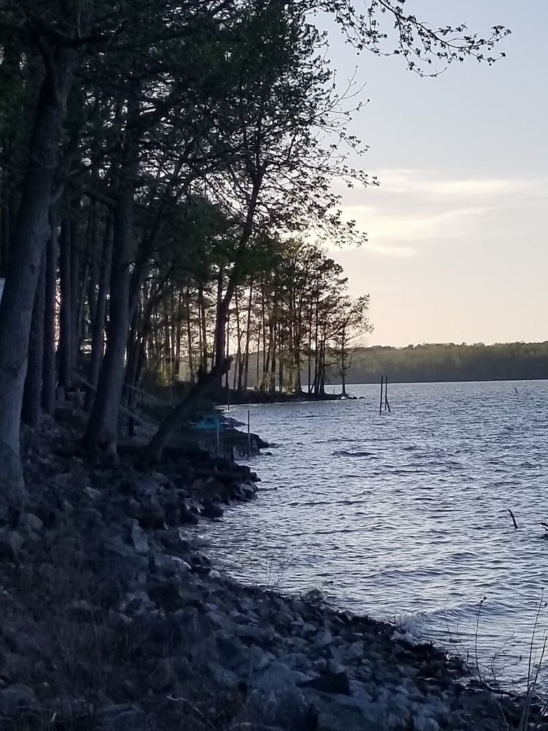 A Whole Kentucky Town Disappeared Beneath This Lake, And Its Story Still Surfaces Today - Decor Hint Legends Love A Town Under Water