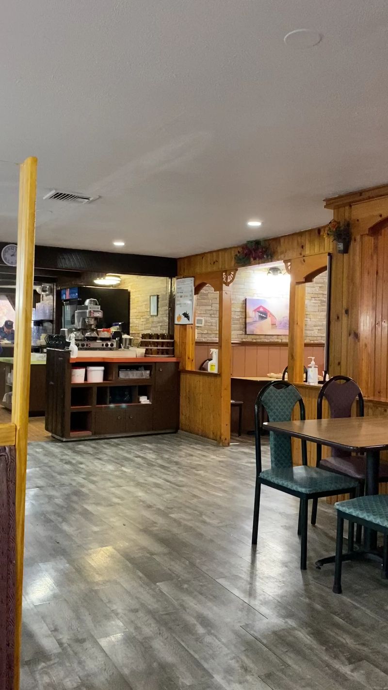 This Small-Town Pennsylvania Diner Serves Chicken Fried Steak With Sausage Gravy Worth The Drive - Decor Hint Seat Yourself And Expect Quick Plates