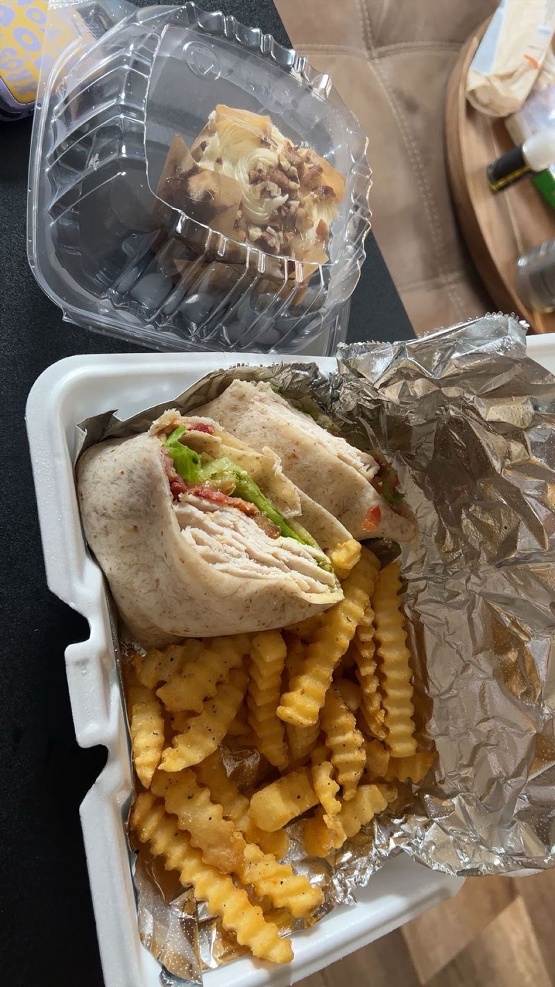 This Tennessee Eatery Has A Completely Gluten-Free Menu Packed With Comfort Food - Decor Hint Wraps And Sandwiches Keep The Choices Interesting