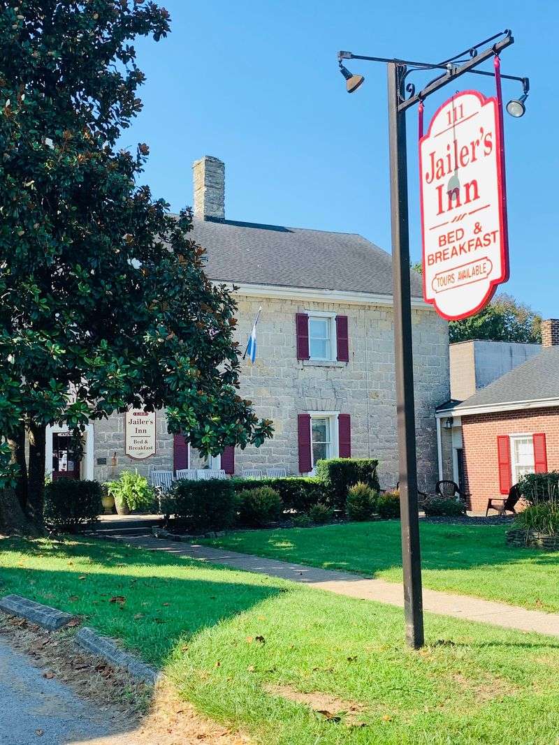 This 200-Year-Old Kentucky Jail Lets You Spend The Night Behind Bars, And Guests Say It’s Still Haunted - Decor Hint Thirty-Inch Stone Walls Tell A Story Older Than Most States