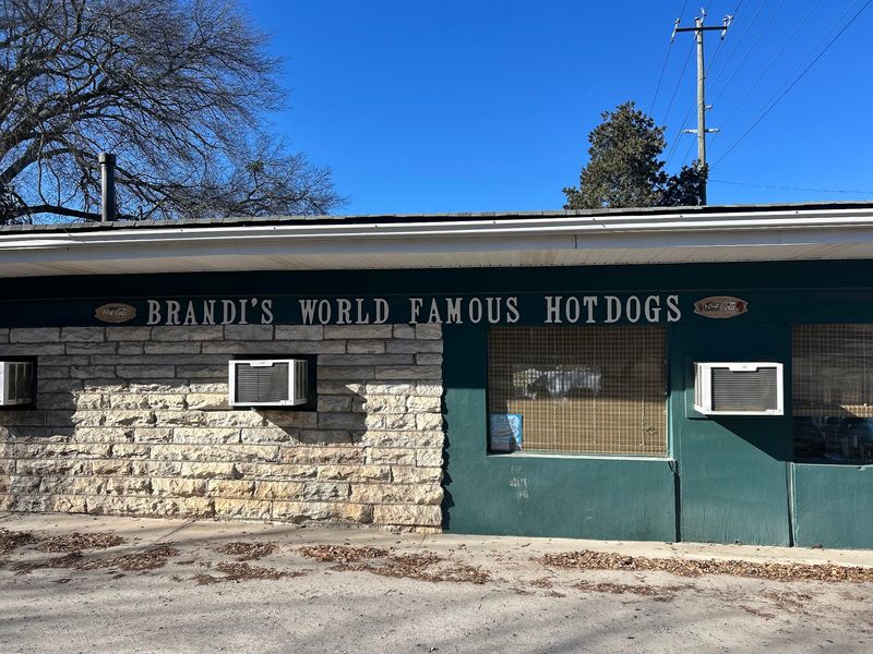 A Former Gas Station Now Fuels Lunch Instead