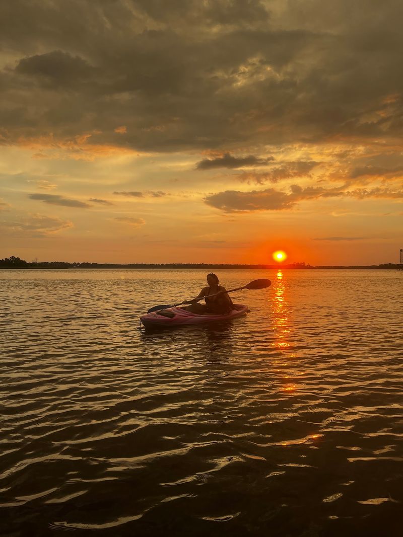 This North Carolina Kayaking Adventure Takes You Across A Lake Where Wild Alligators Roam - Decor Hint Prefer To Explore Solo, Kayaks Can Come To You