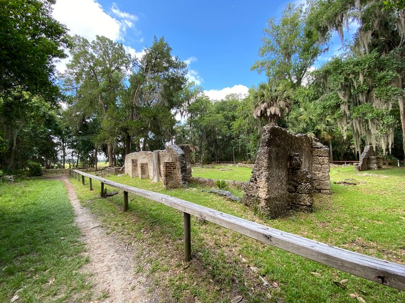 Oyster Shell Walls From The 1700s