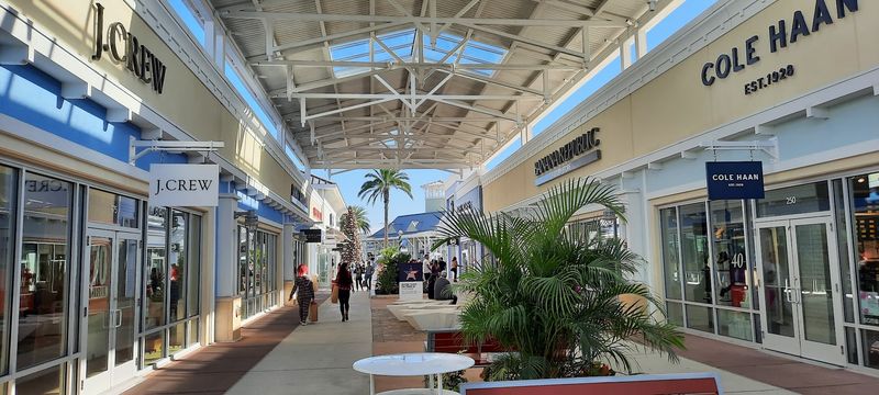 This Florida Outlet Mall Gets Your Steps In While You Hunt Brand-Name Deals, Drink In Hand - Decor Hint Sip, Stroll, And Shop With A Cup In Hand