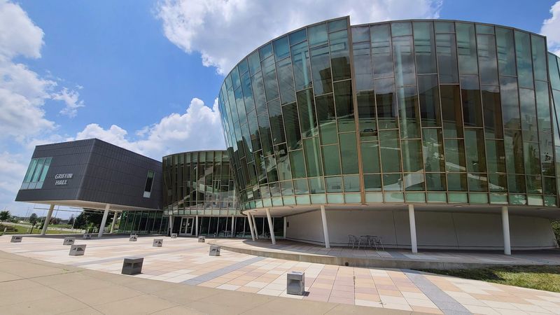 Only Three Colleges In America Look Like This One