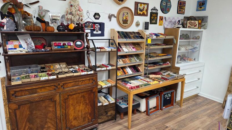 10 Kentucky Studios And Workshops Where You Can Still Learn Old-School Crafts - Decor Hint Artist Endeavors Corner Kentucky Avenue And South Third Street