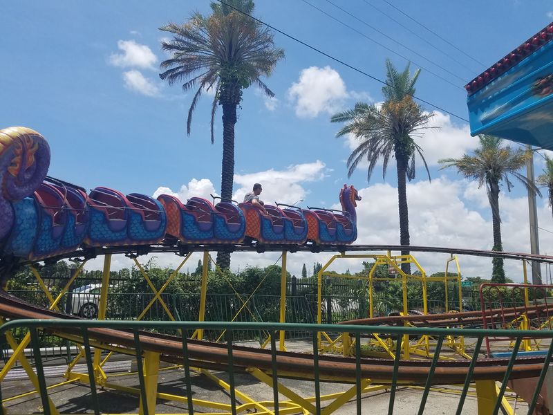 This Florida Amusement Park Has Free Admission, Pay-By-The-Ride Fun And Sits Right Inside A Flea Market