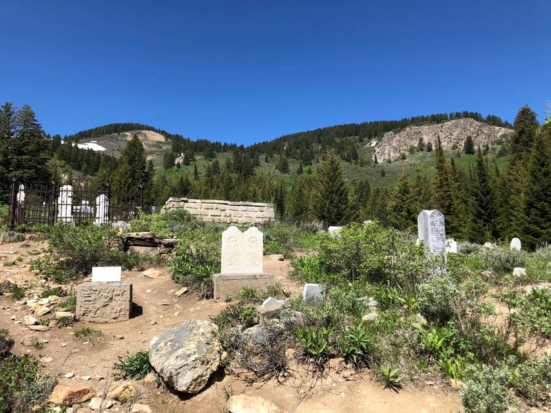 8 Idaho Ghost Town Cemeteries And Mining Camps Families Explore Before Snow Closes The Roads